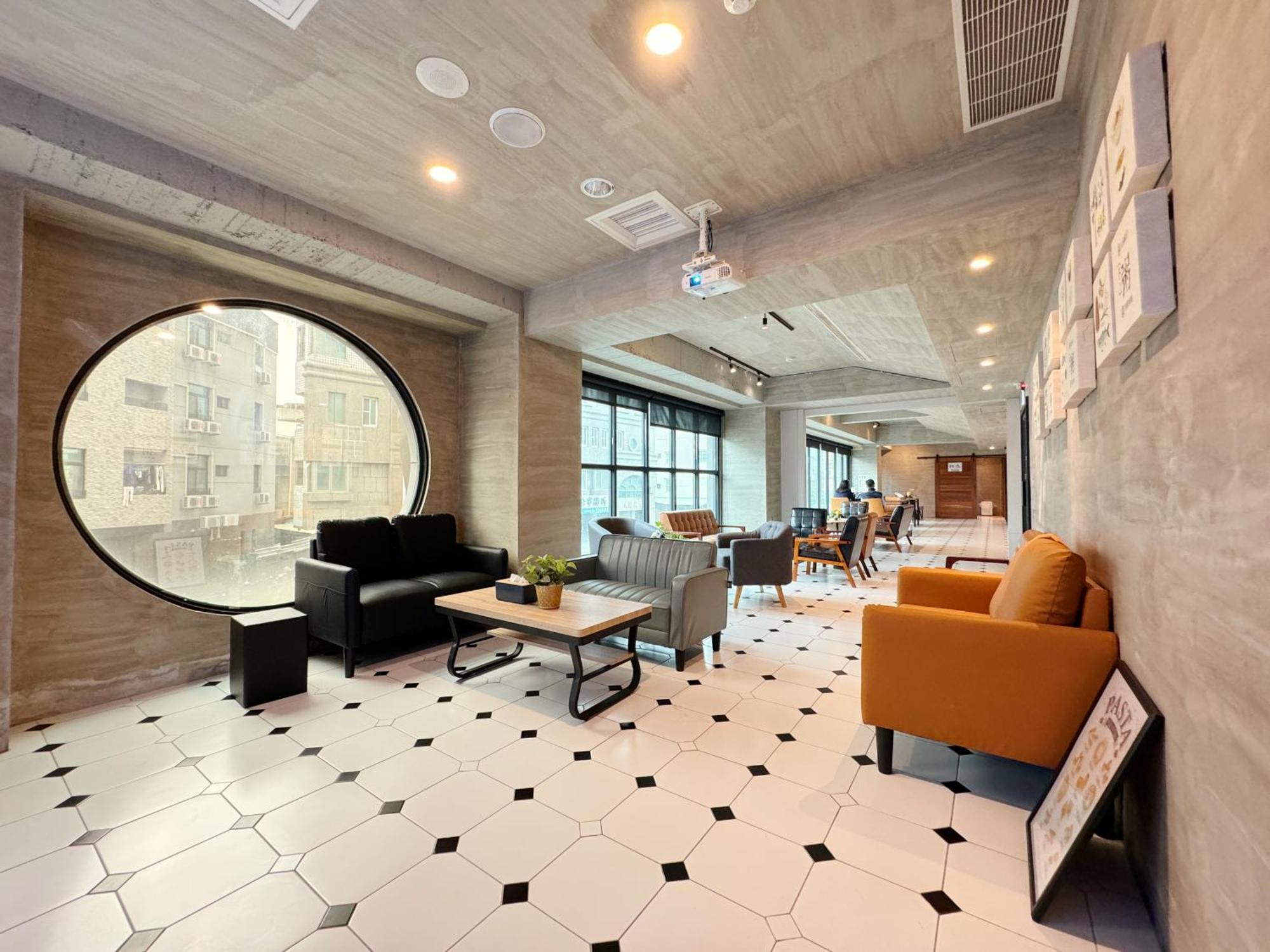 Roaders Hotel Tainan Chengda Εξωτερικό φωτογραφία