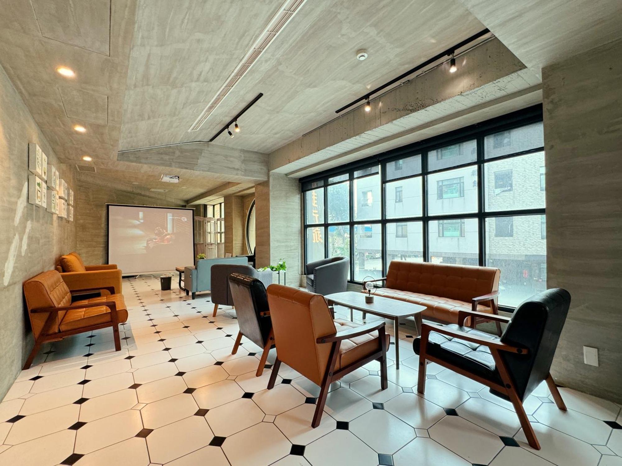 Roaders Hotel Tainan Chengda Εξωτερικό φωτογραφία